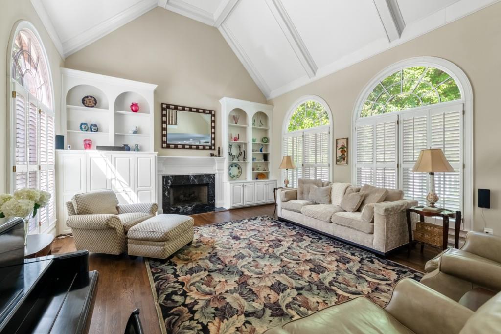 1347 Waterford Green Close