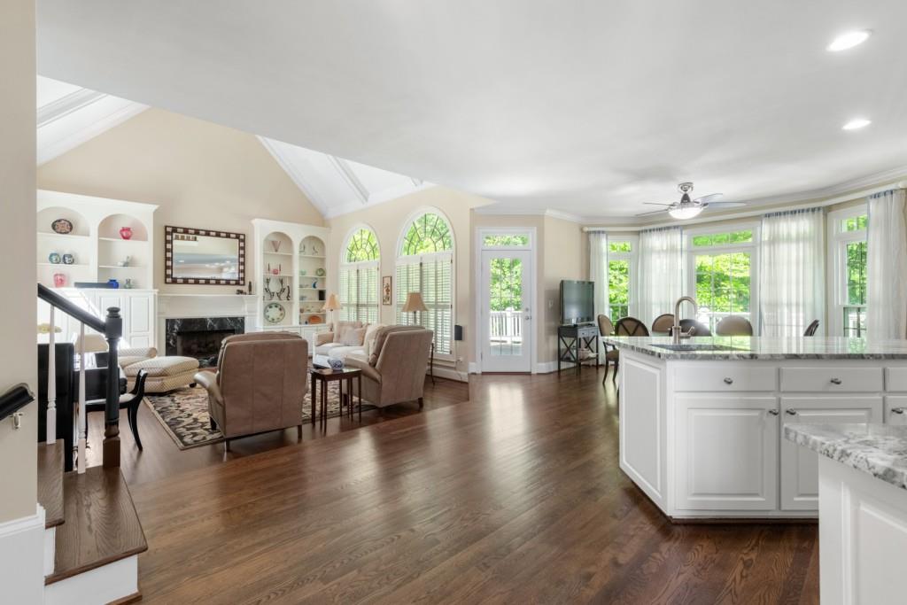 1347 Waterford Green Close