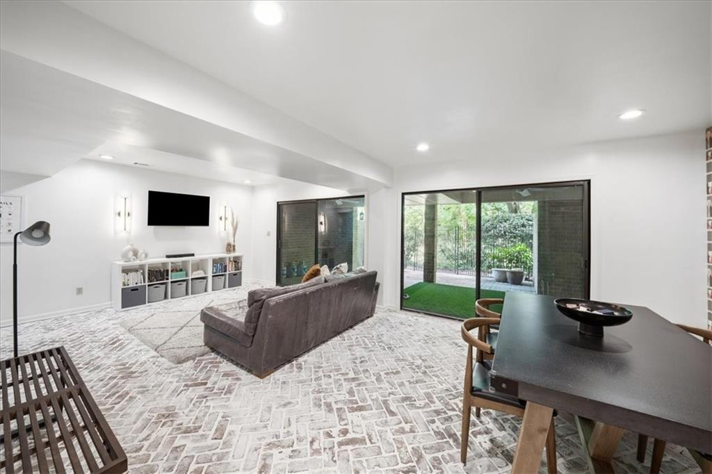 3 Willow Glen