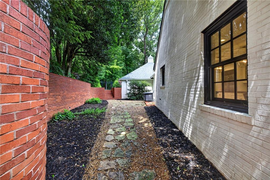 62 Blackland Road NW