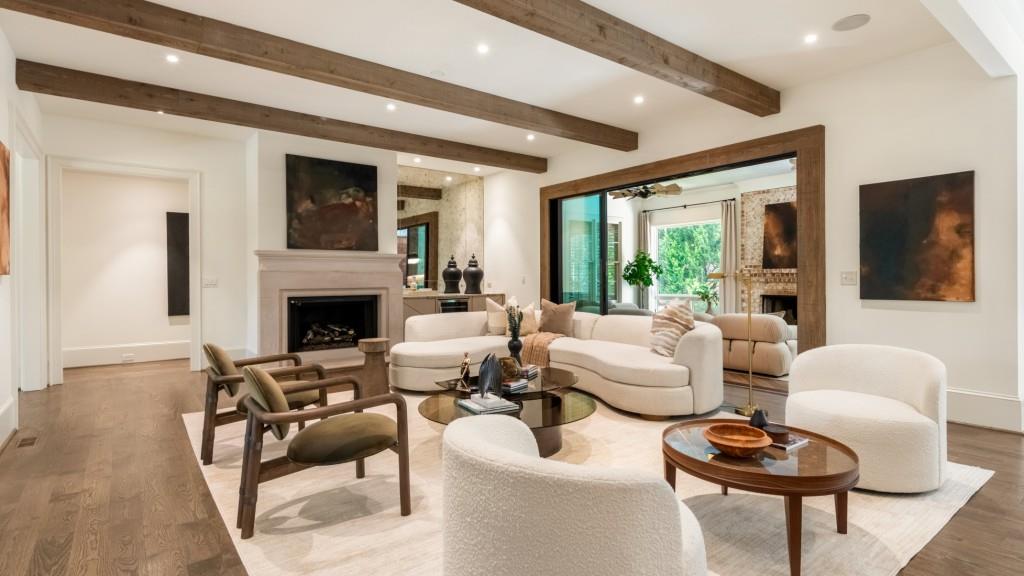 723 Glenairy Court