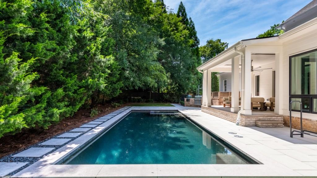 723 Glenairy Court