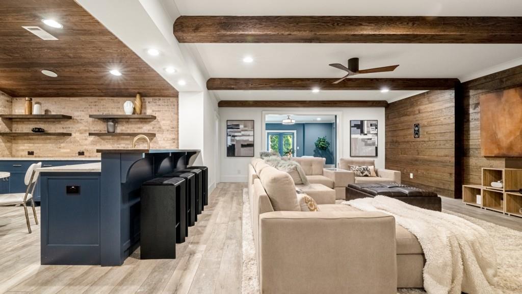 723 Glenairy Court