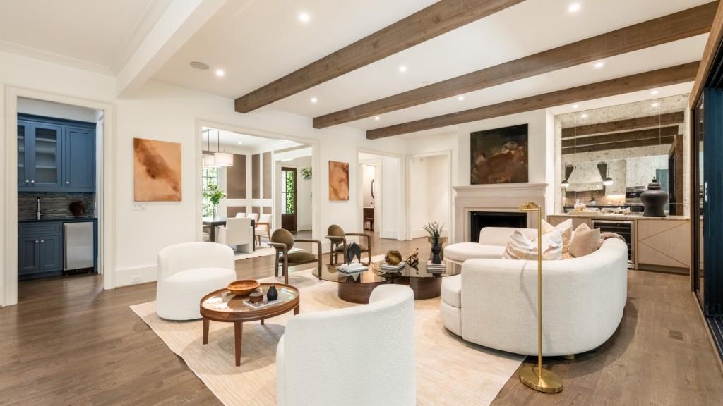 723 Glenairy Court