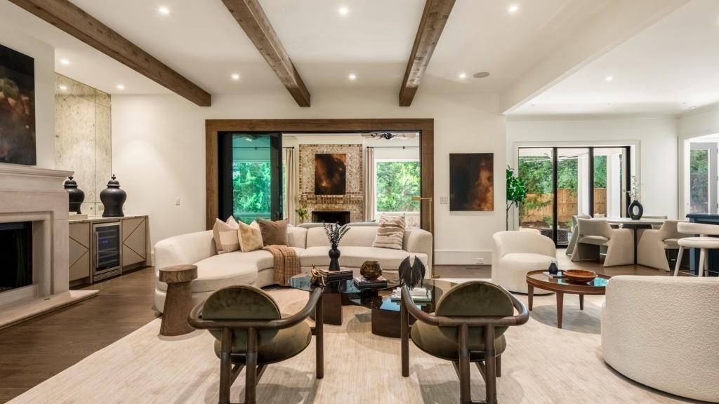 723 Glenairy Court