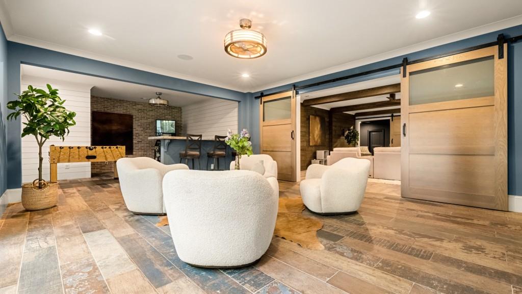723 Glenairy Court