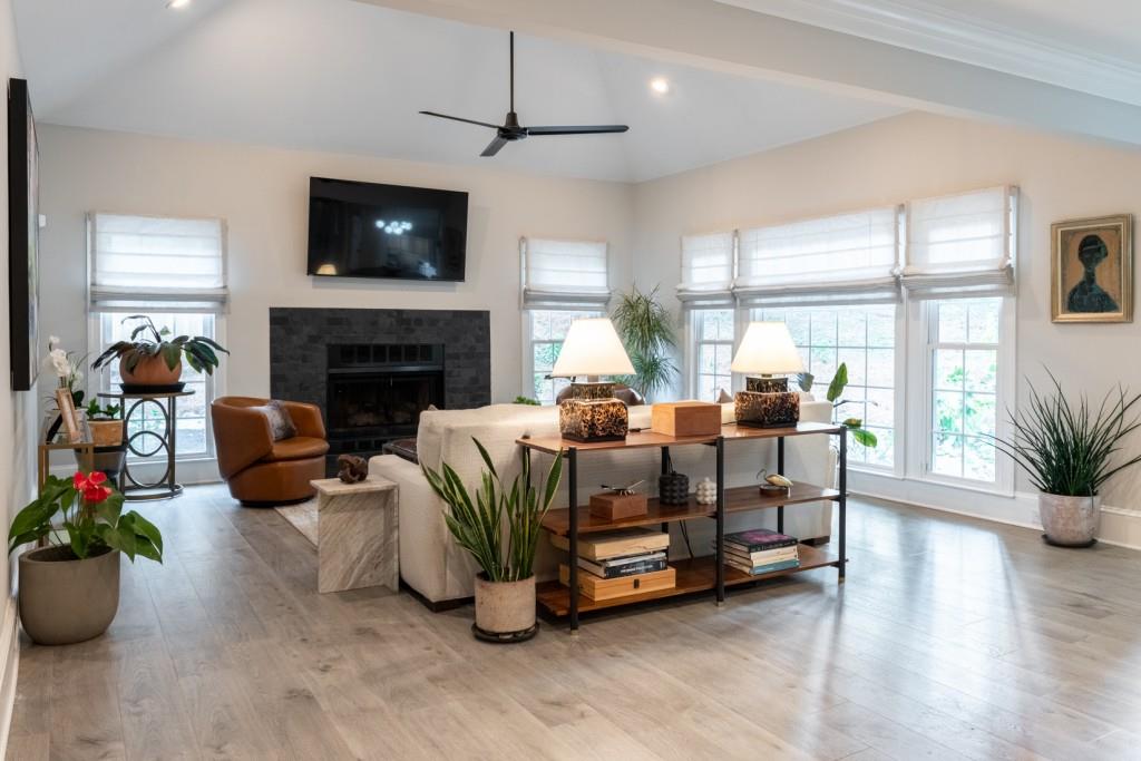 5662 Creekside Drive