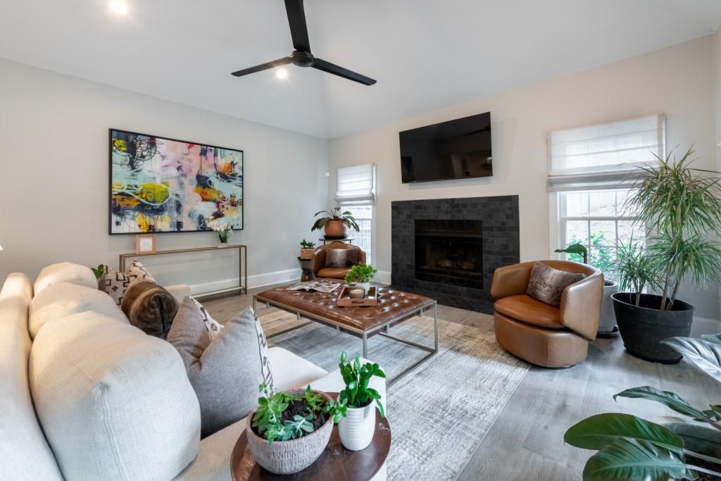 5662 Creekside Drive
