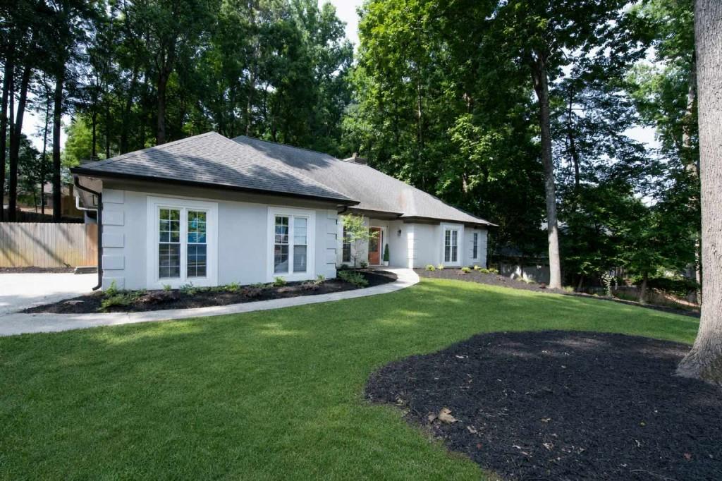 5662 Creekside Drive