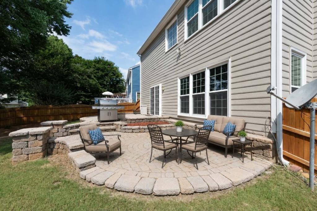 230 Leasingworth Way