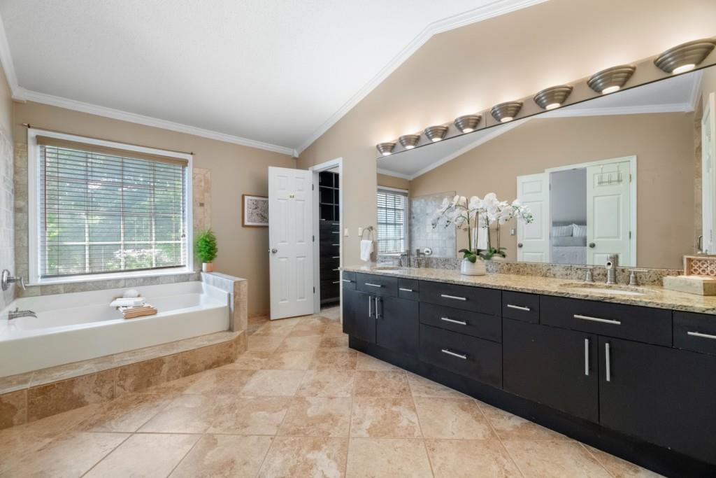 230 Leasingworth Way