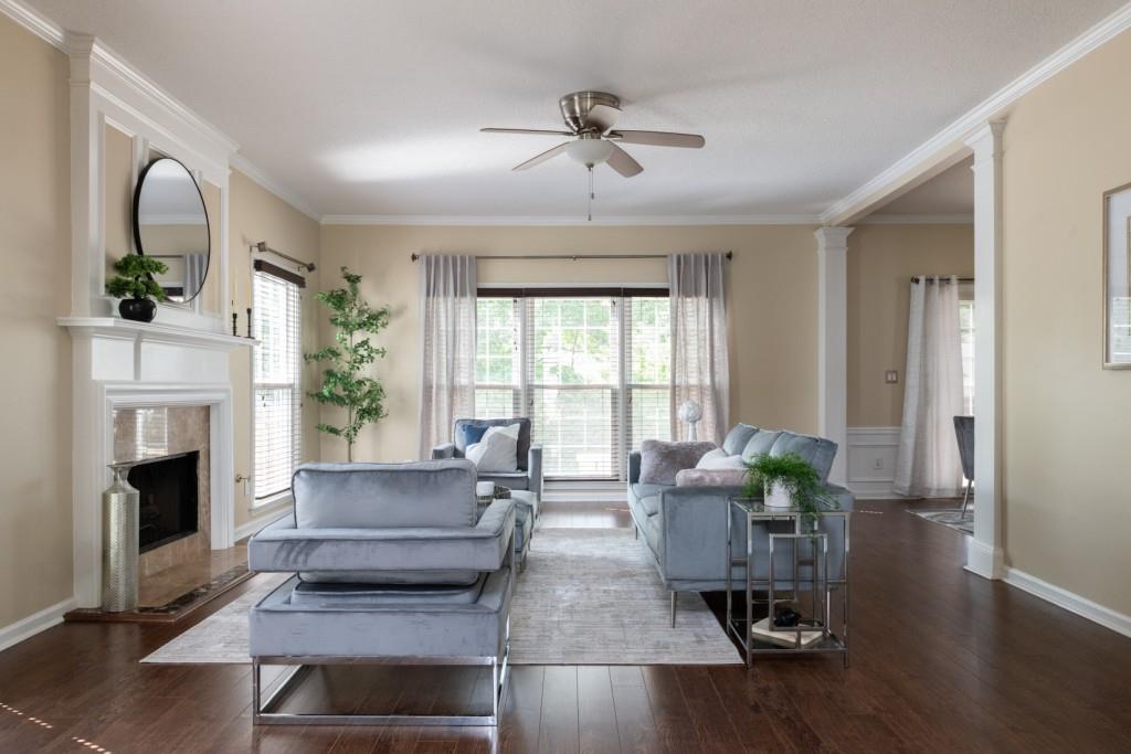 230 Leasingworth Way