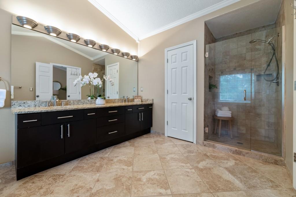 230 Leasingworth Way