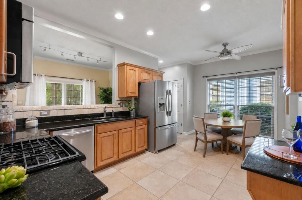 230 Leasingworth Way
