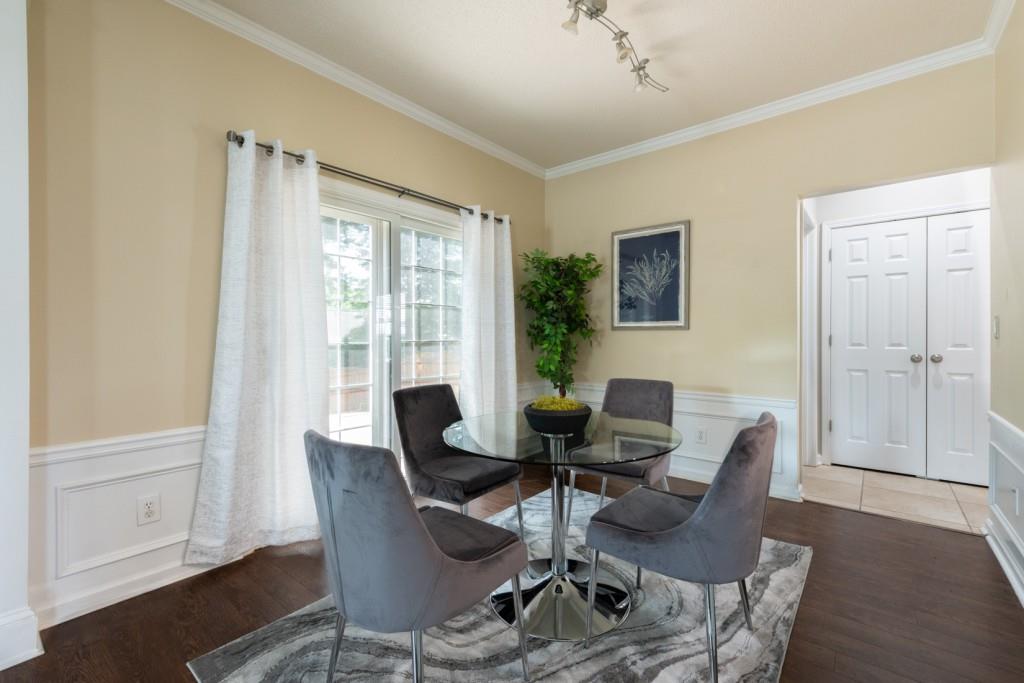 230 Leasingworth Way