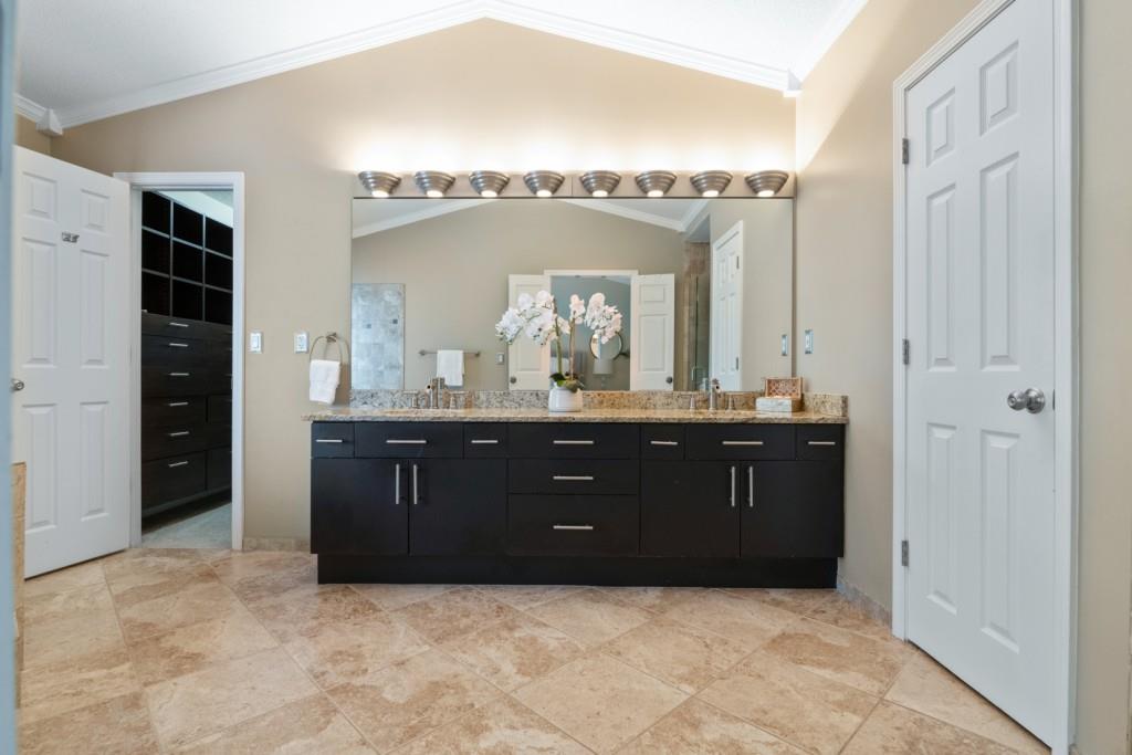 230 Leasingworth Way