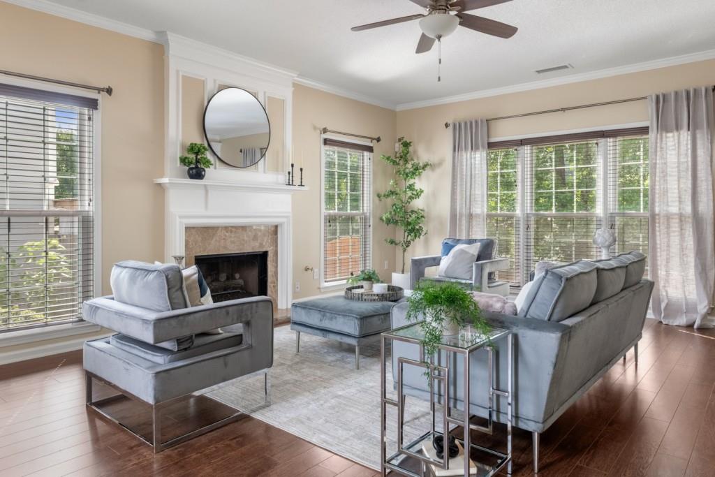 230 Leasingworth Way