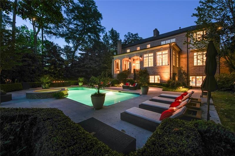 4010 Powers Ferry NW
