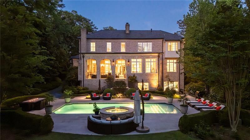 4010 Powers Ferry NW