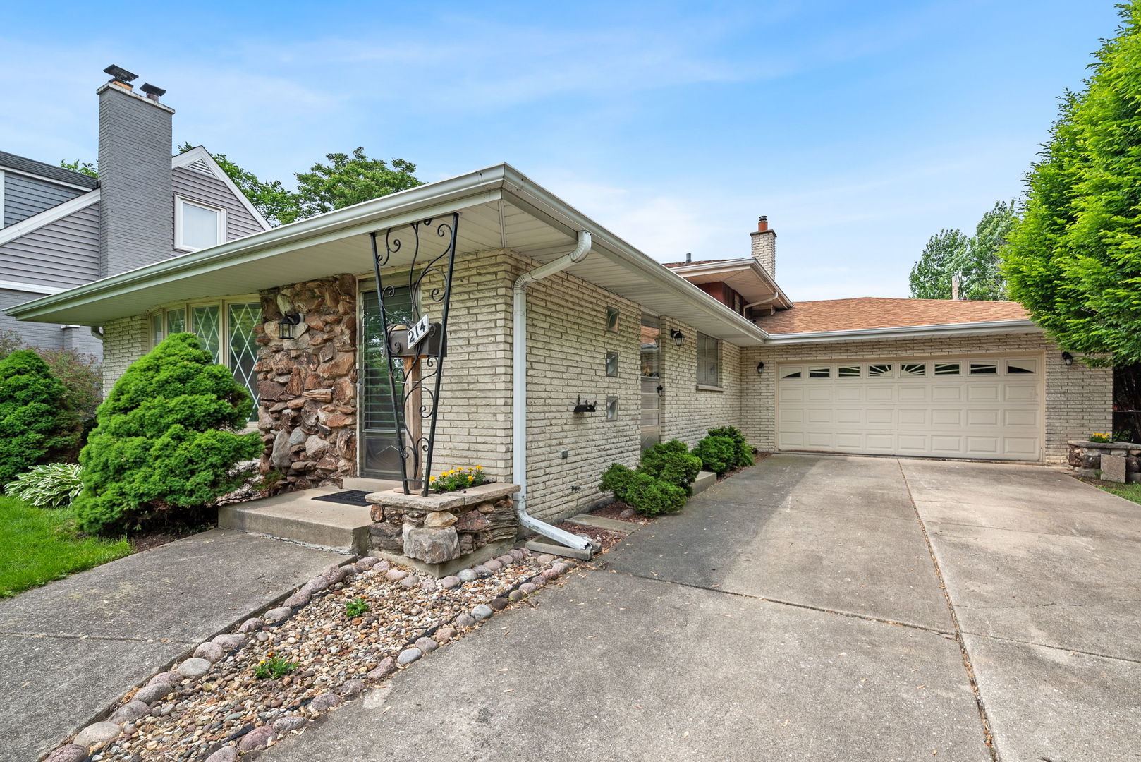 214 N Jackson Road