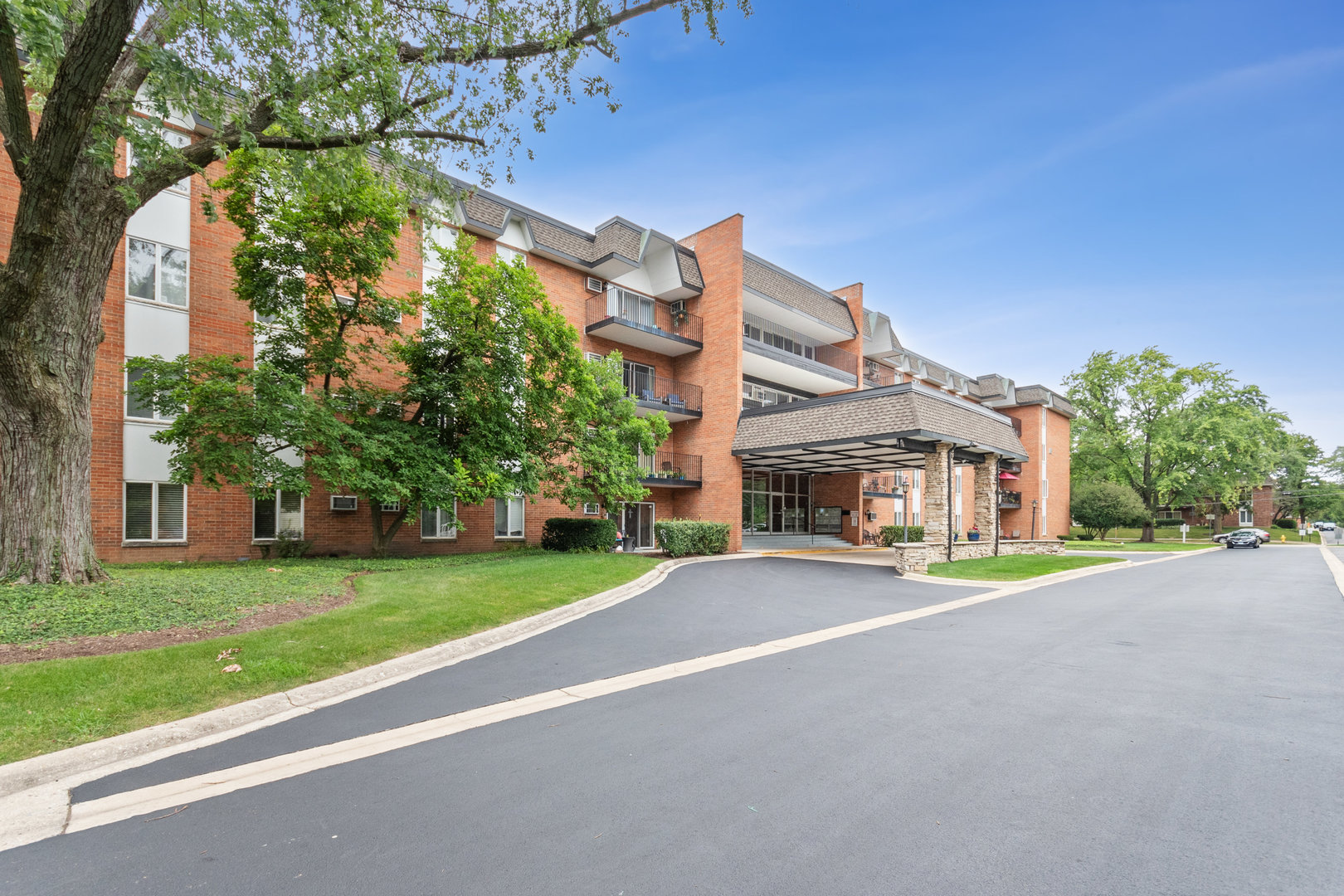 4225 Saratoga Avenue Unit: 301B