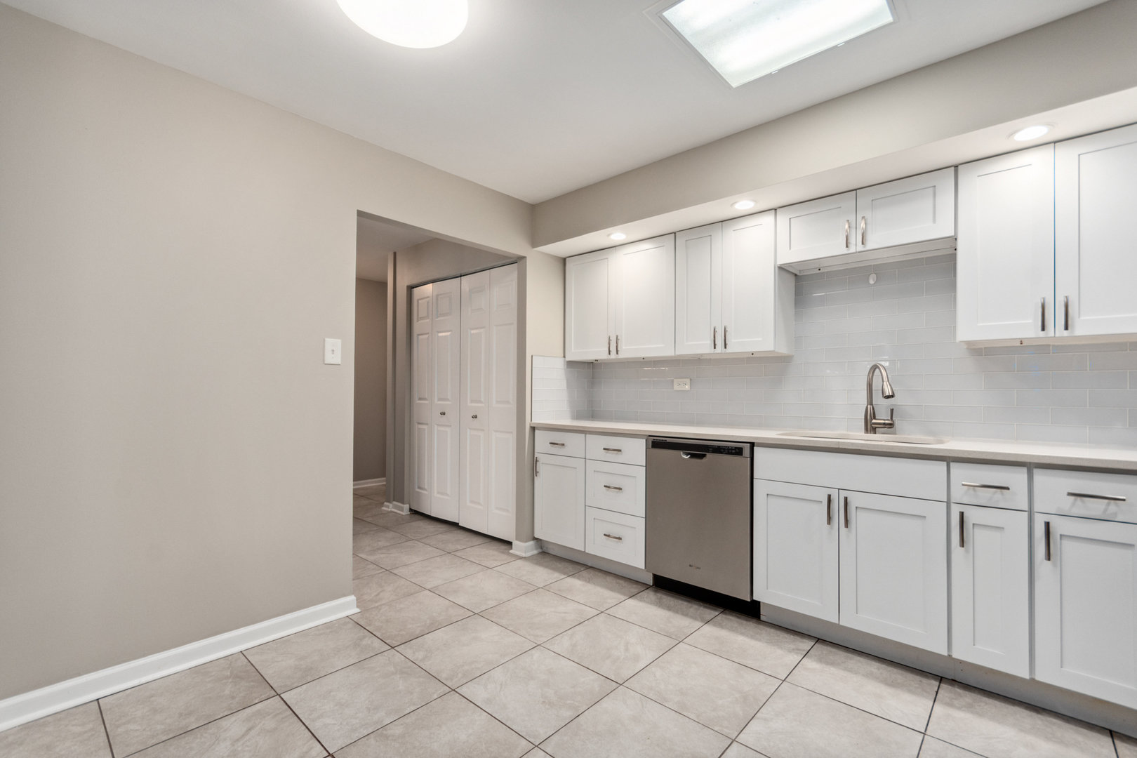 4225 Saratoga Avenue Unit: 301B