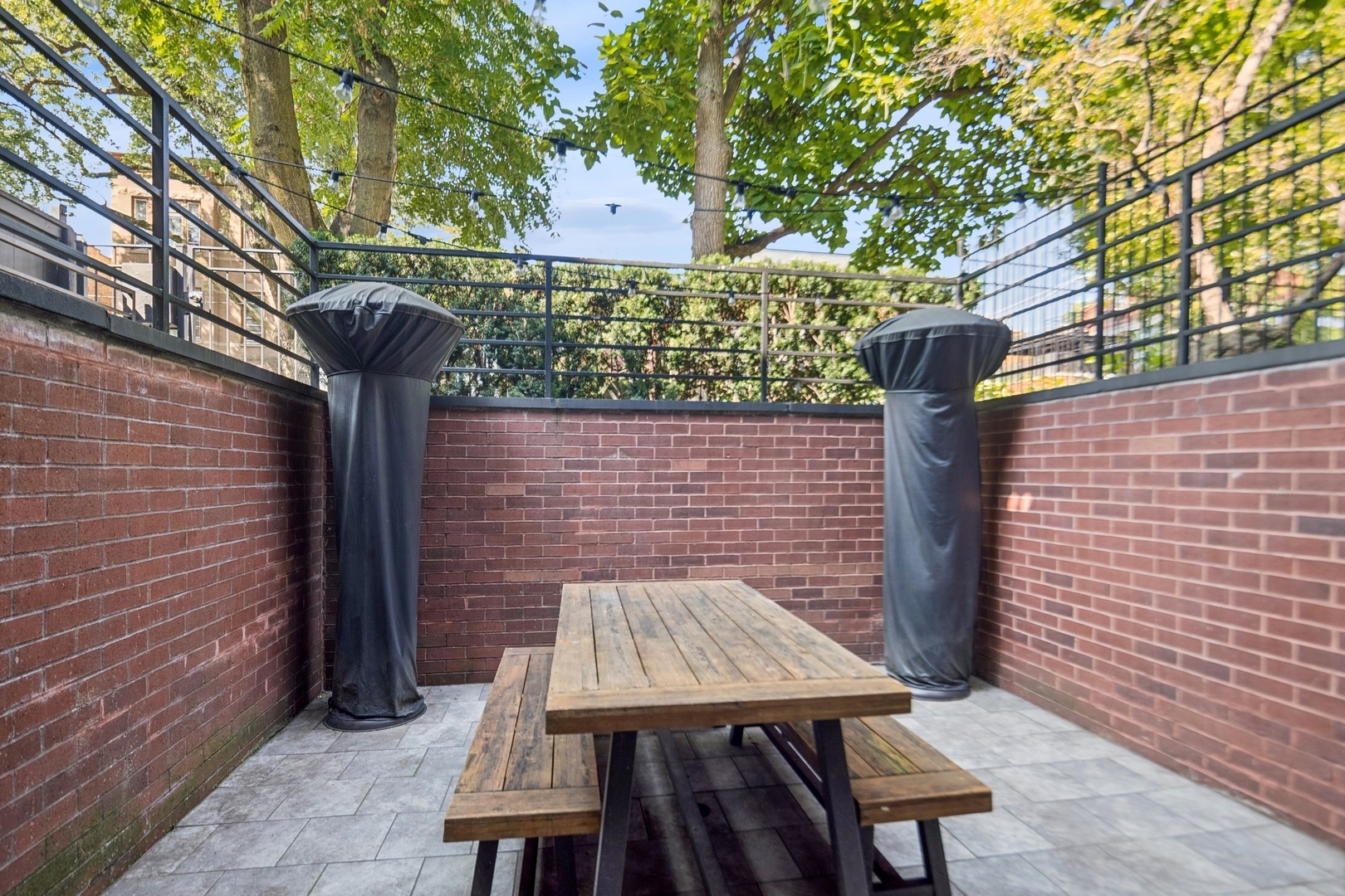 1645 N WINCHESTER Avenue Unit: 1