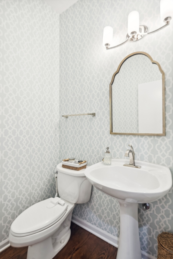 1645 N WINCHESTER Avenue Unit: 1