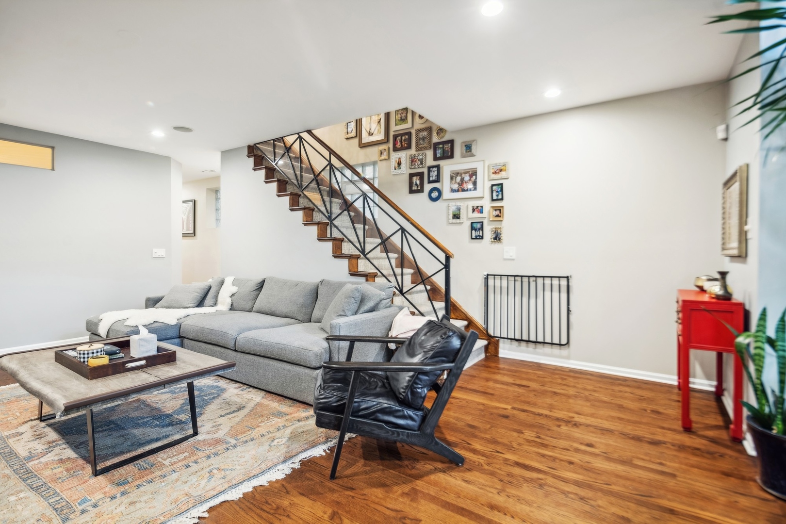1645 N WINCHESTER Avenue Unit: 1