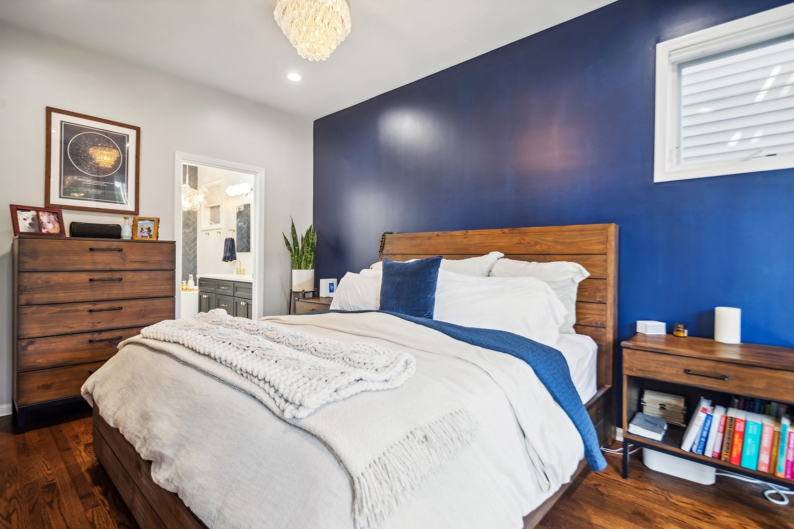 1645 N WINCHESTER Avenue Unit: 1