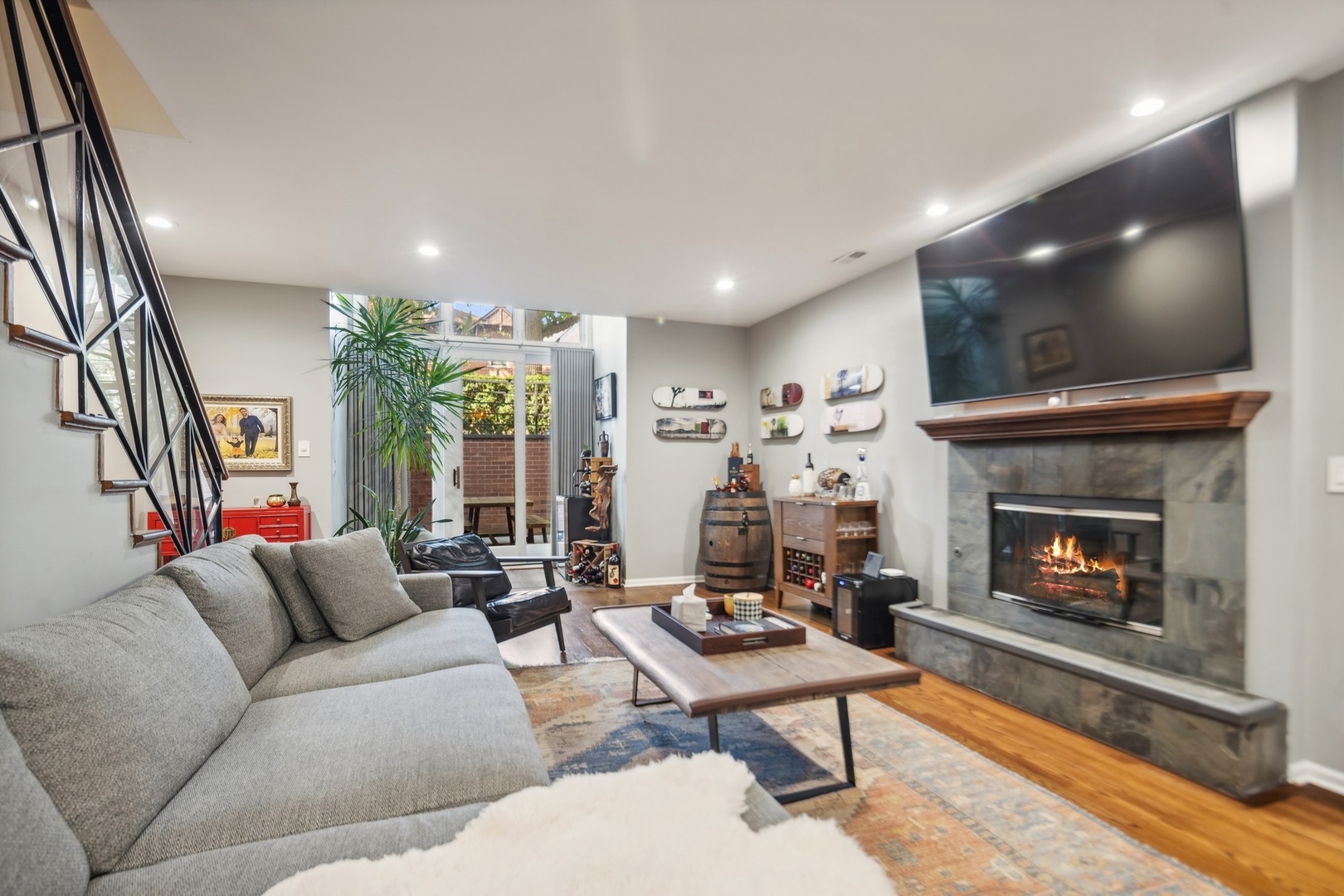 1645 N WINCHESTER Avenue Unit: 1