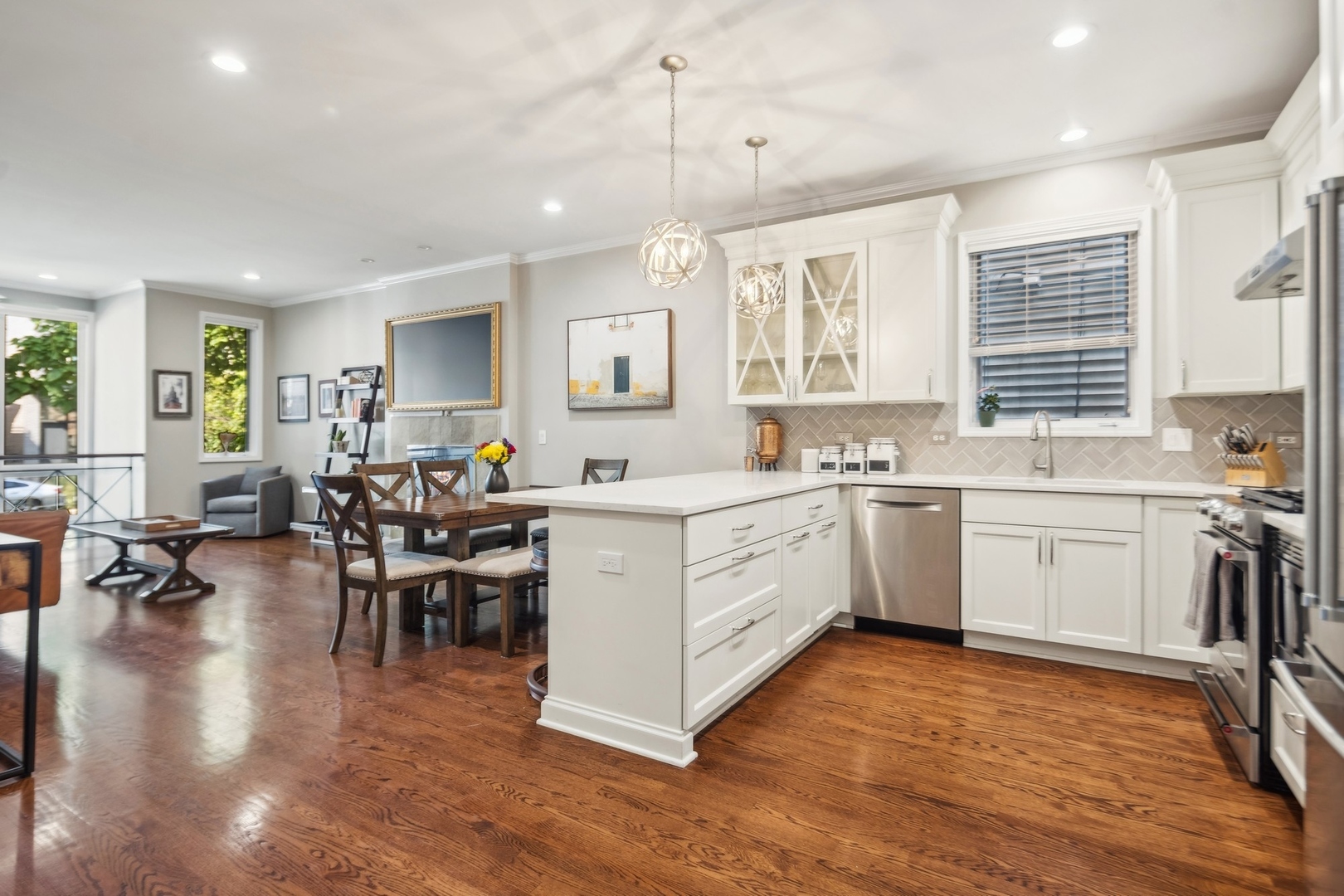 1645 N WINCHESTER Avenue Unit: 1
