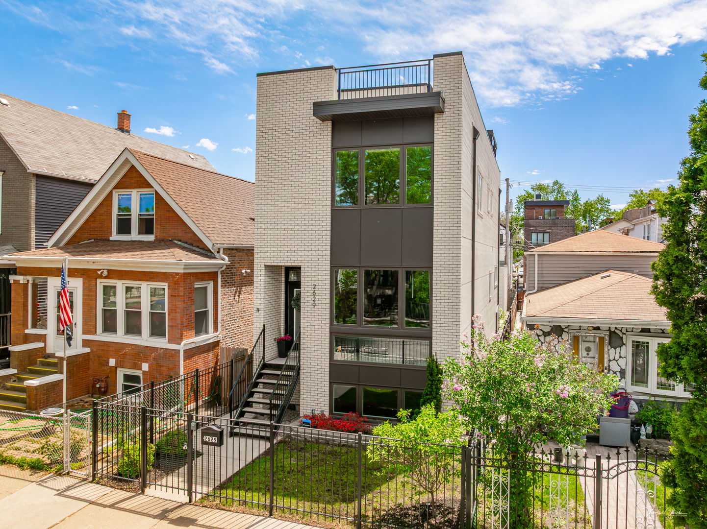 2629 W Homer Street