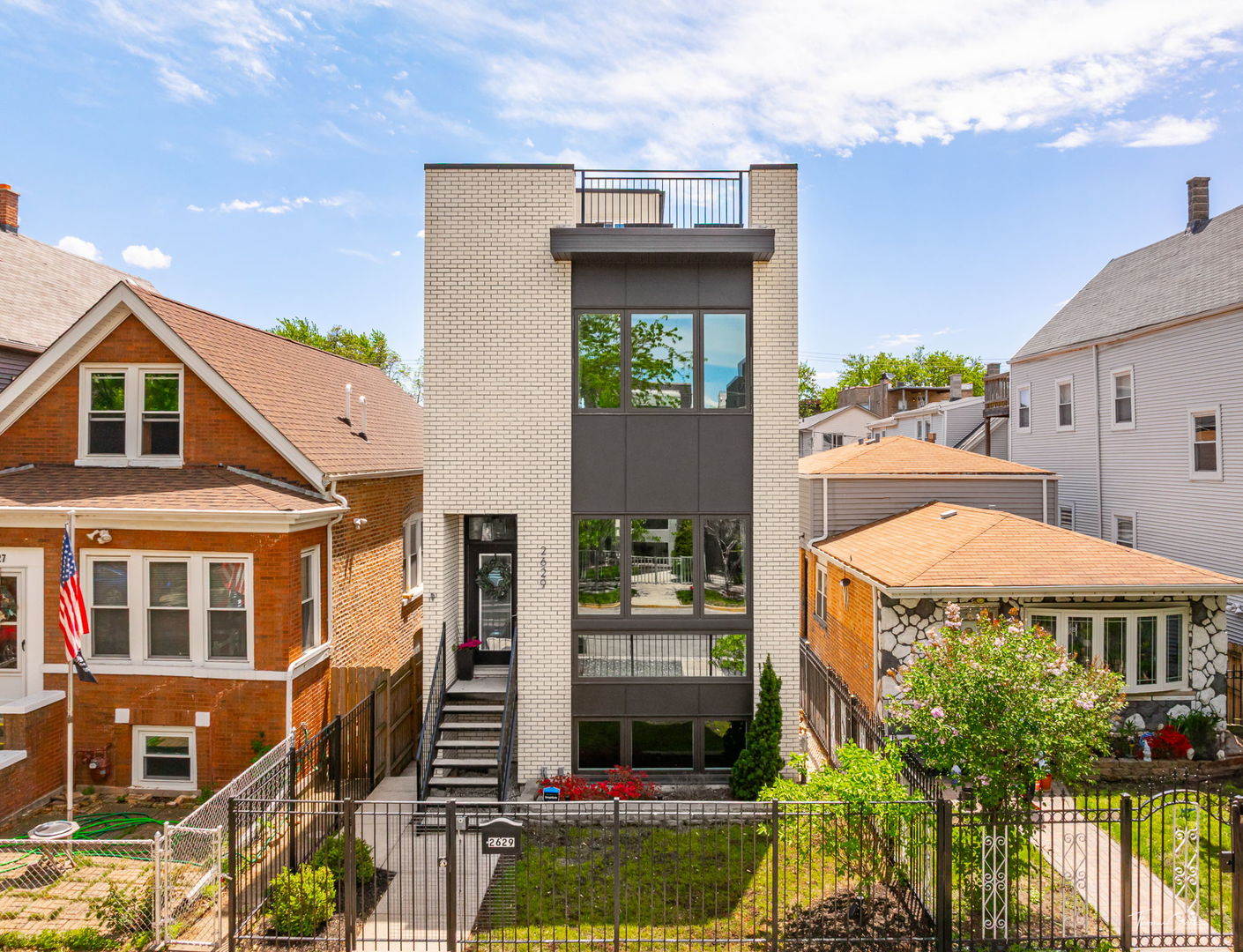 2629 W Homer Street