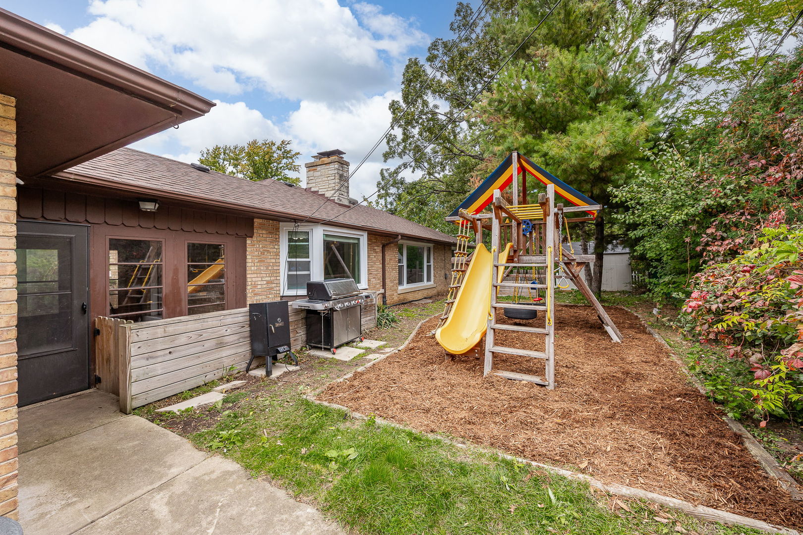 4637 Oakwood Avenue