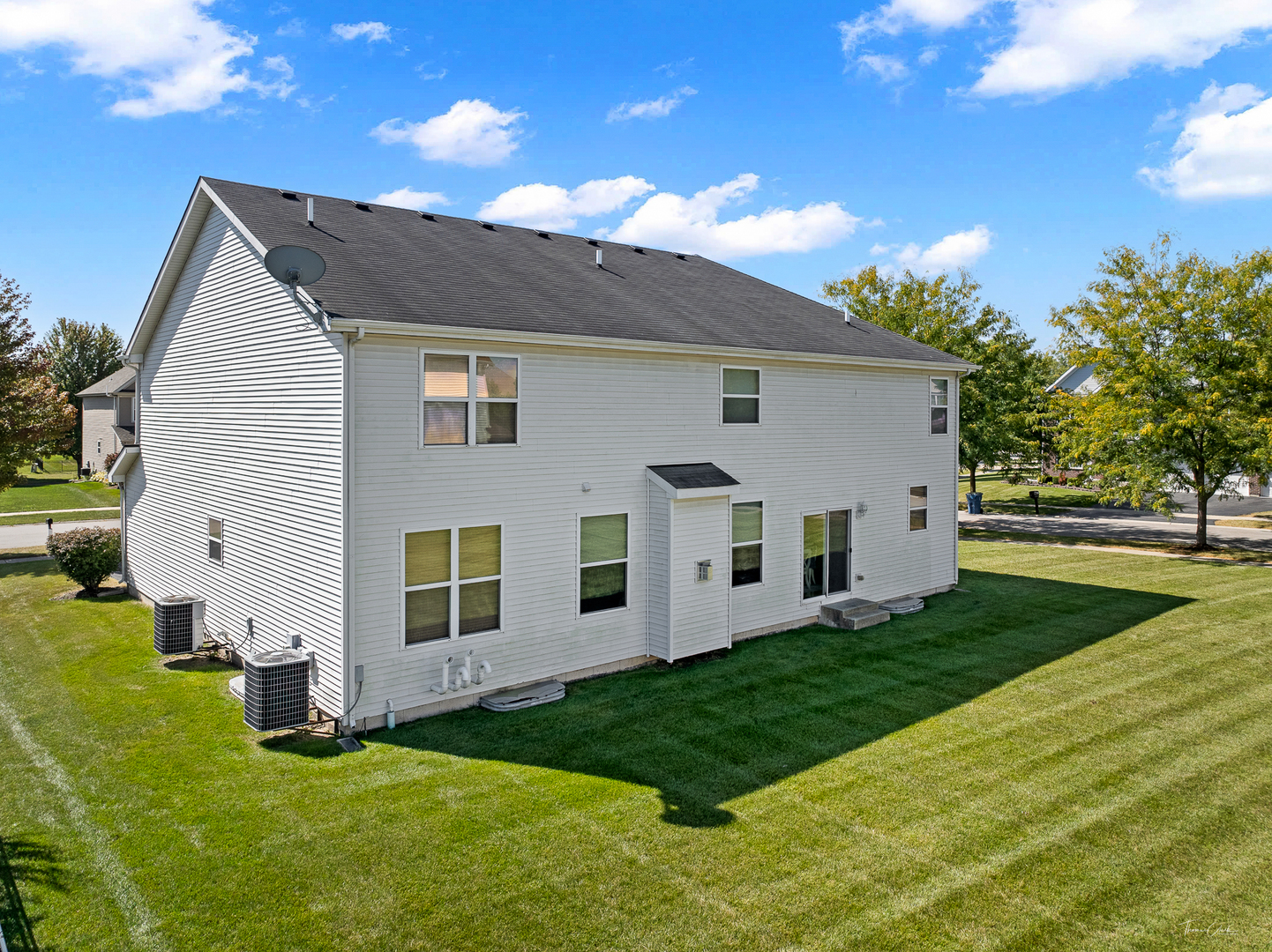 1916 BLUE HERON Circle