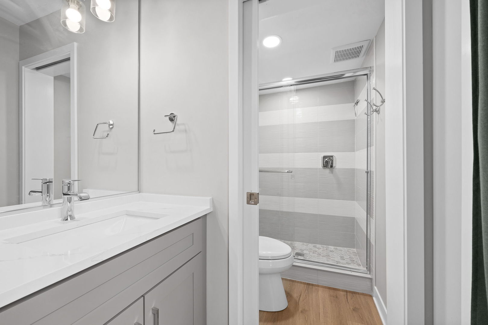 5505 Lakeside Drive Unit: 2F