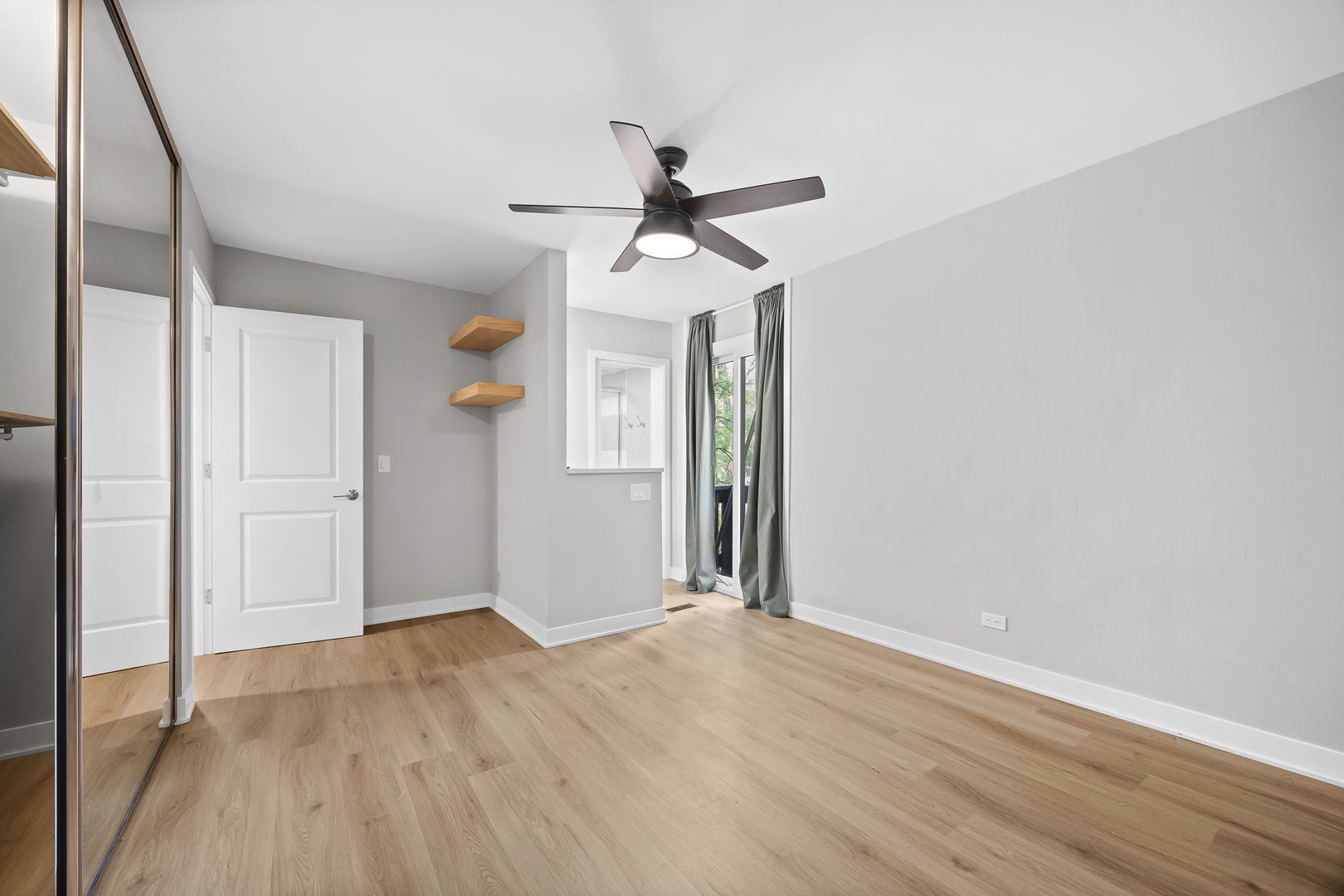 5505 Lakeside Drive Unit: 2F