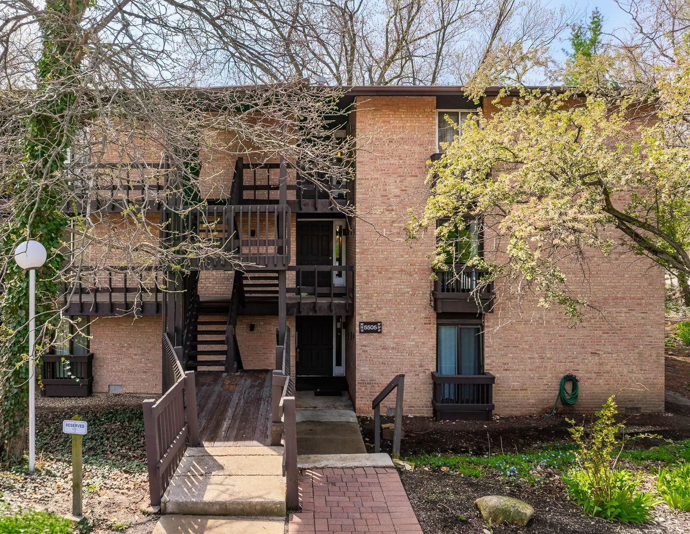 5505 Lakeside Drive Unit: 2F