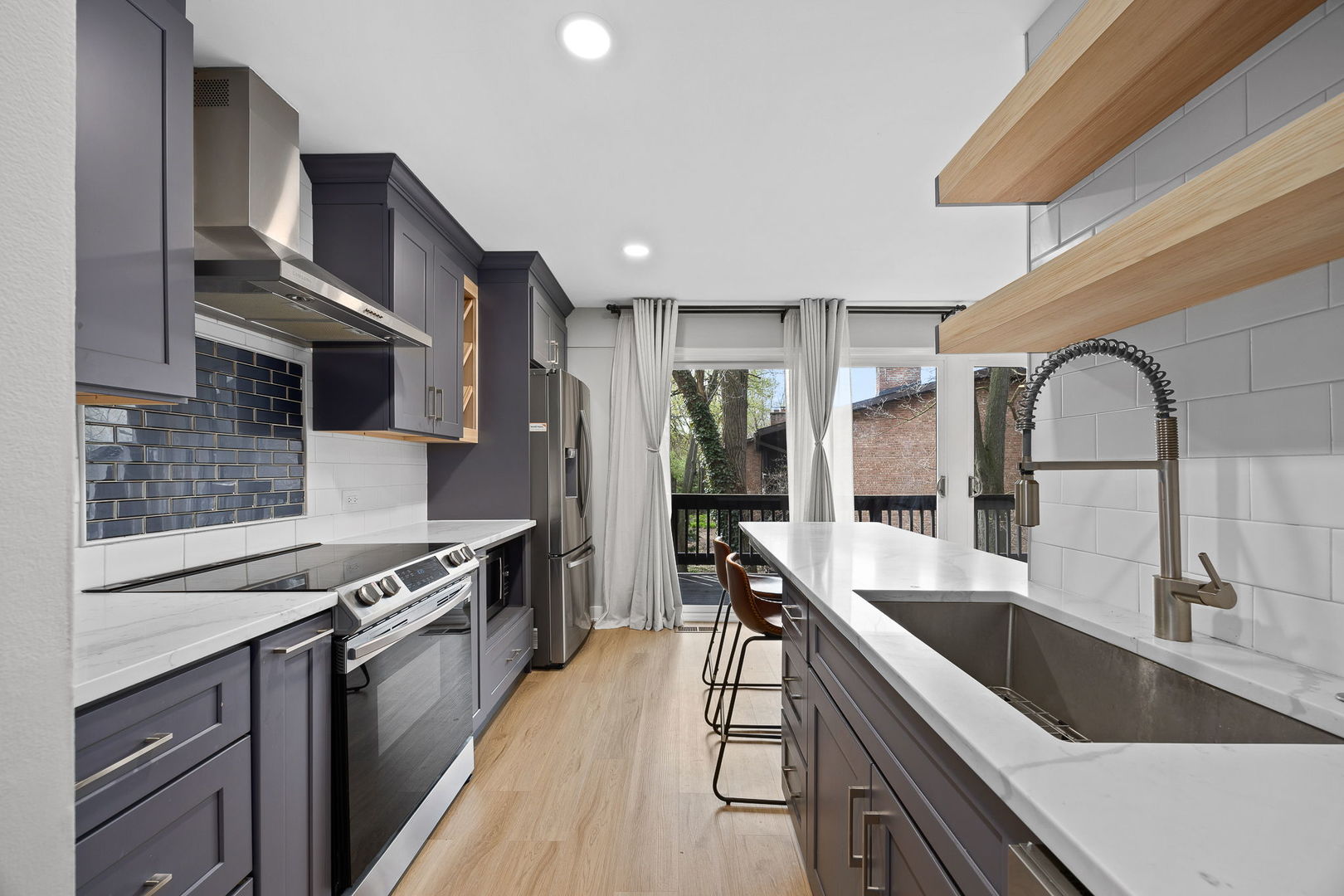 5505 Lakeside Drive Unit: 2F