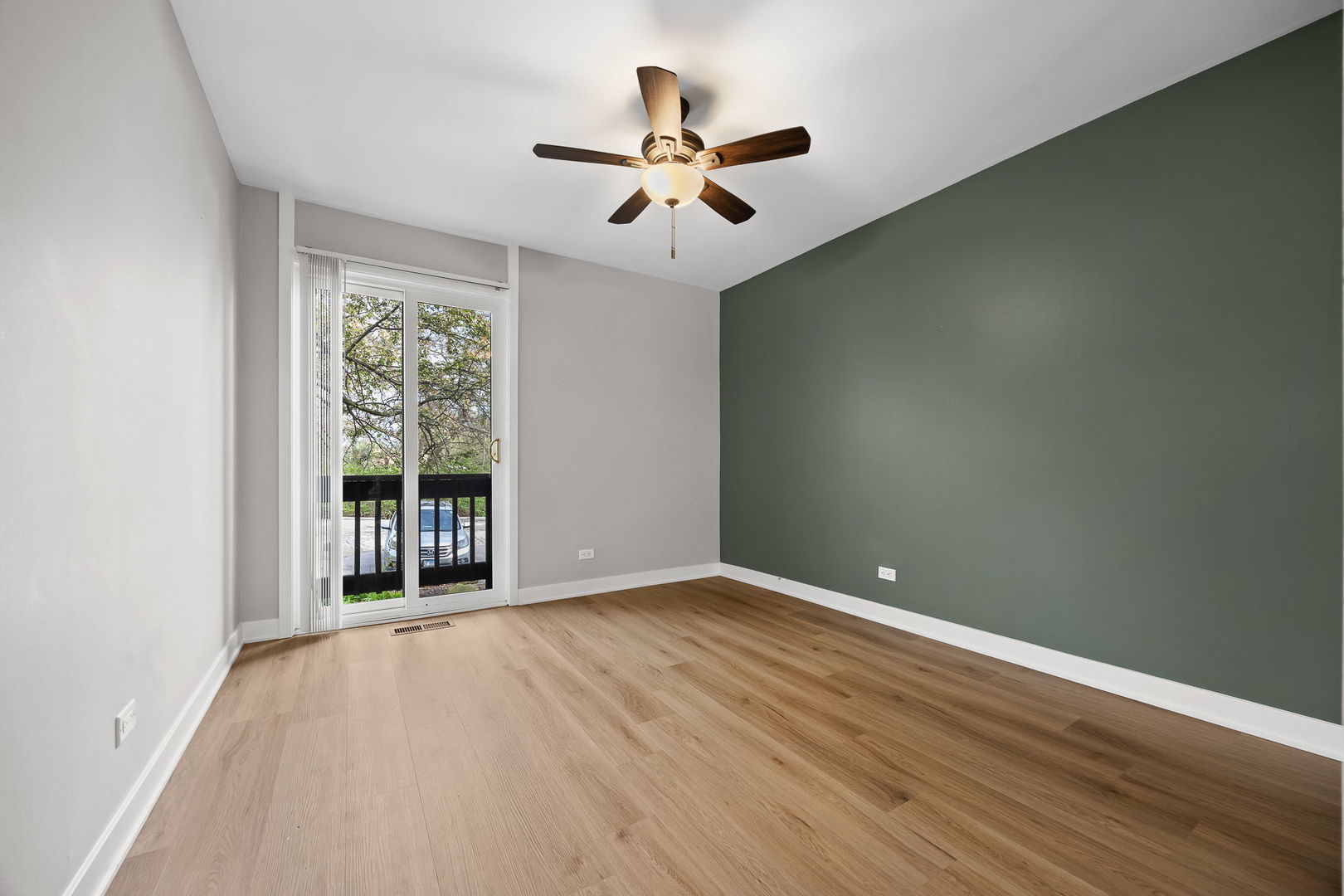 5505 Lakeside Drive Unit: 2F