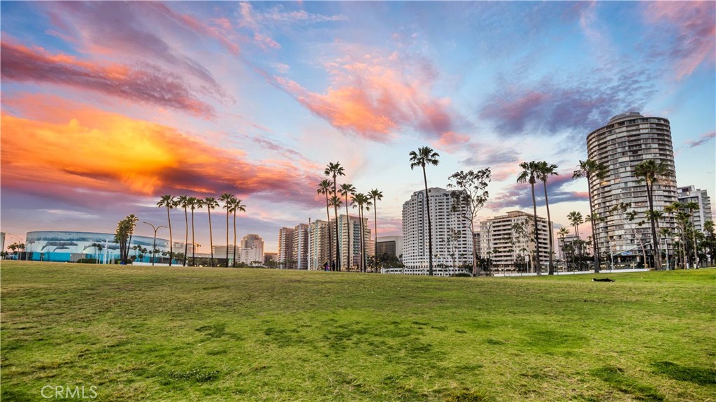 615 E Broadway 204