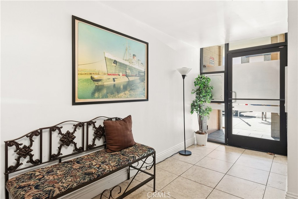 615 E Broadway 204