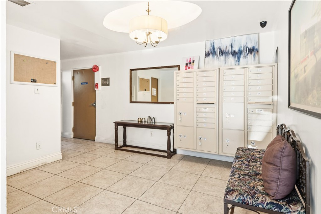 615 E Broadway 204