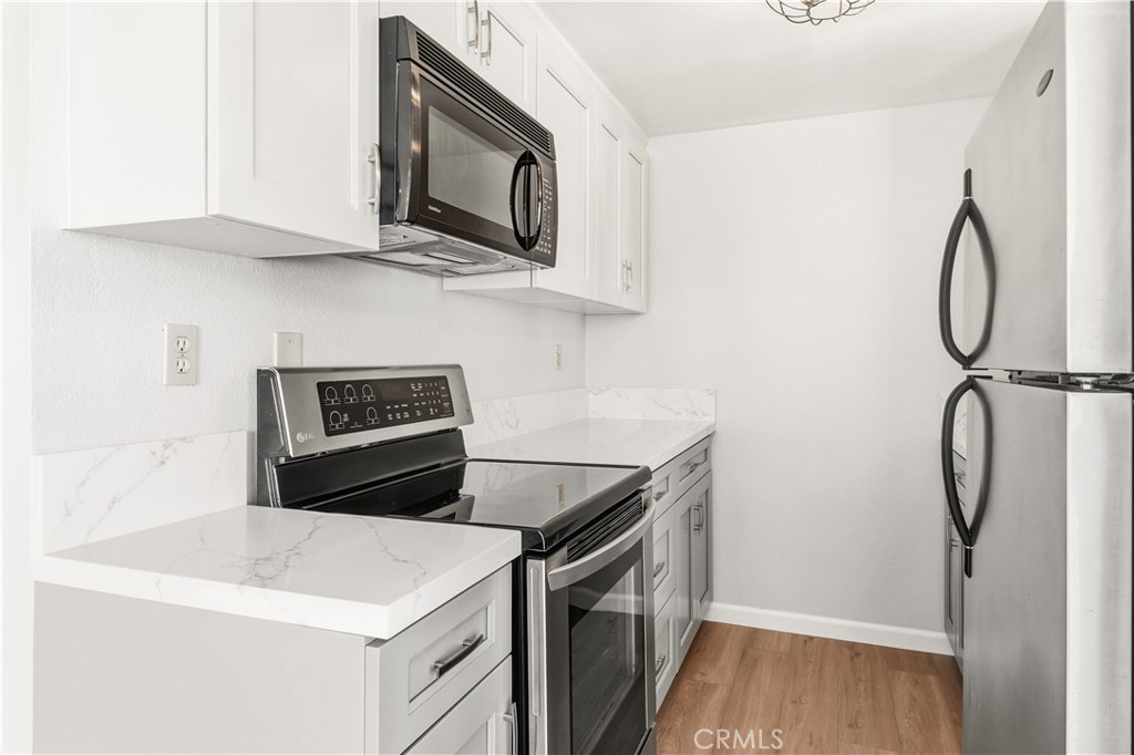 615 E Broadway 204