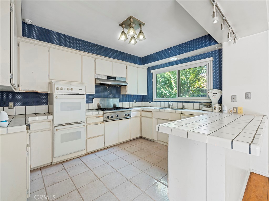 4217 Miraleste Drive