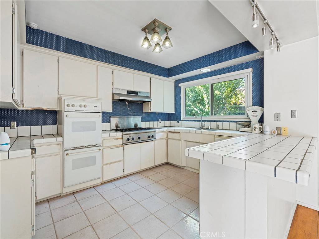 4217 Miraleste Drive
