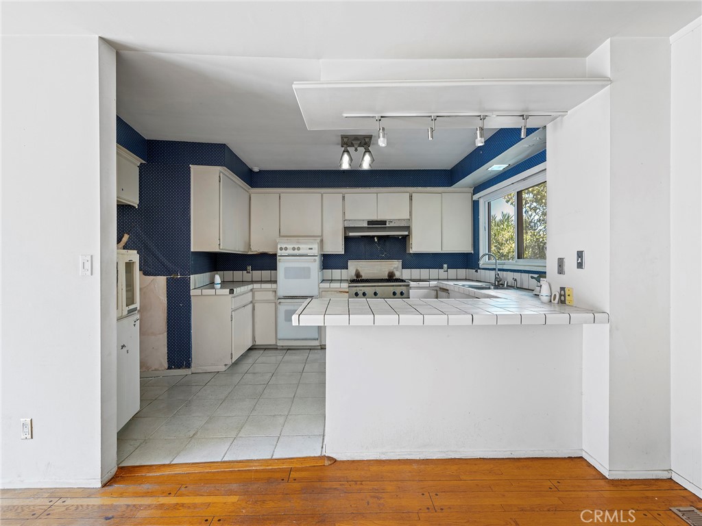 4217 Miraleste Drive