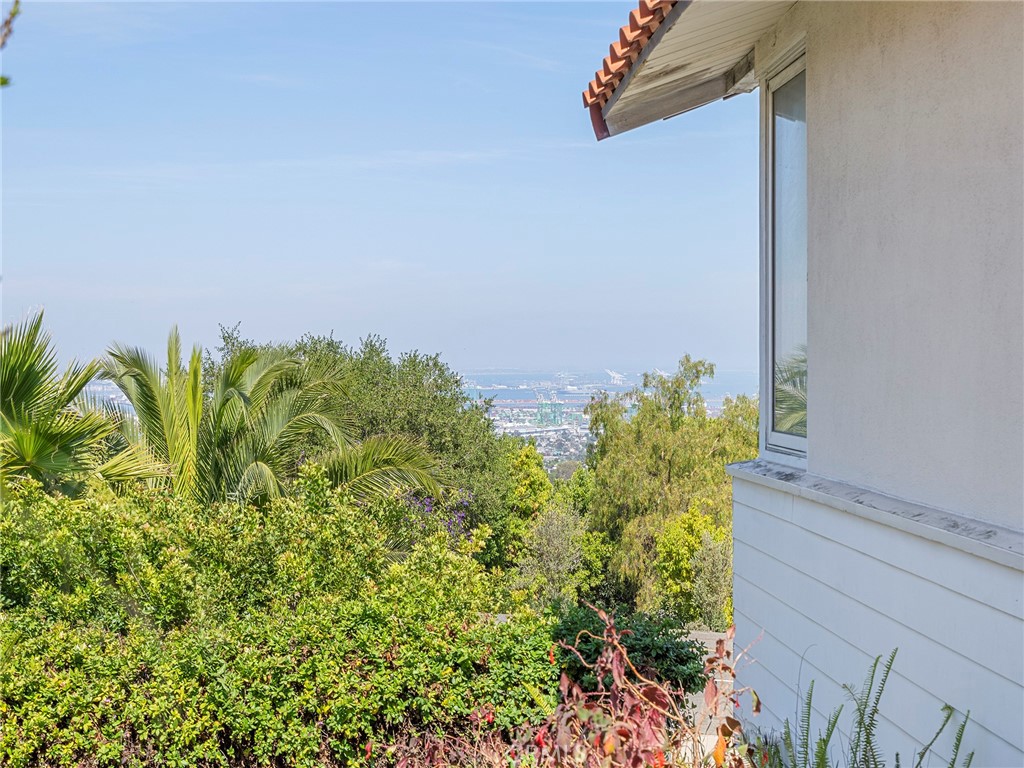 4217 Miraleste Drive