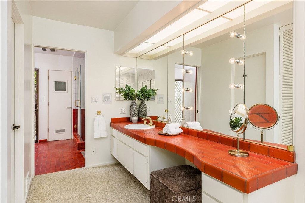 3721 Manor Drive